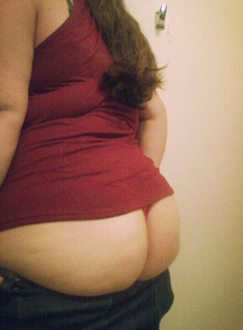 thick-curvy-love: I love my new cute shirt, plus I love my butt!! #bigbooty #curvy #cute #bodylove