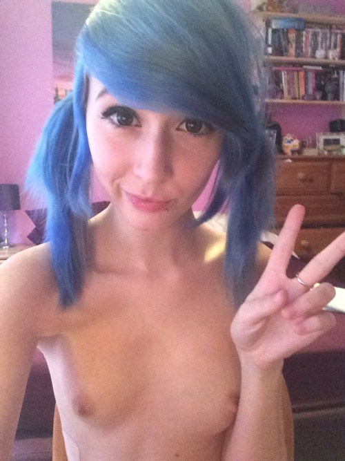 Porn Pics i-hate-the-beach:  Oh my god blue hair days