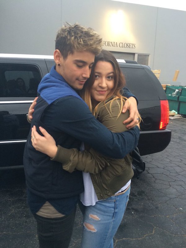 janoskiansupdate:  Luke with fans at the Top Five Live event today
