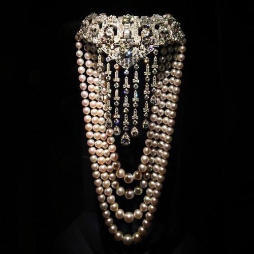 casaannabel:A diamond and pearl Necklace by Cartier.