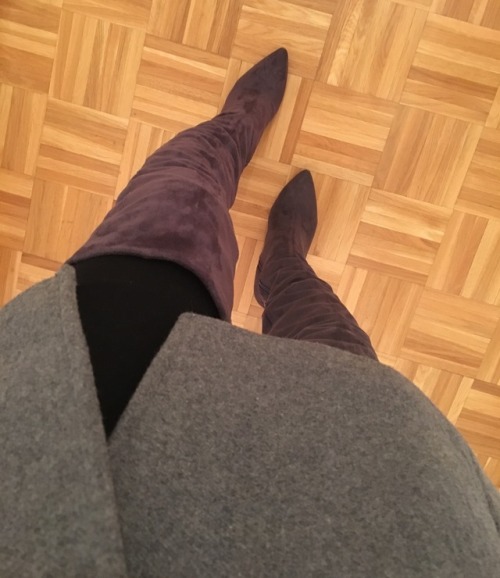 All in grey, matching winter weather today ❄️