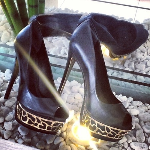 sissydonna:  Where Boys Will Be Girls  Sexy heels