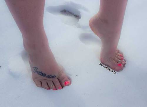 sweetfeet438: We’ve had a few requests for more snow and tippy toes.  ENJOY!