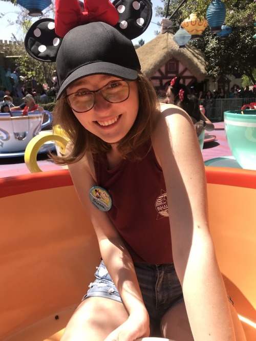 garbagequeenn:Some pix of me from Disneyland!!! I love Disney!!! The parades and fireworks made me c