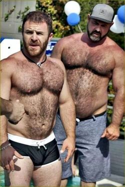 justgreatmen:gymbear:  Pete Cincinnato &amp; Ian Parks  (via TumbleOn ) 