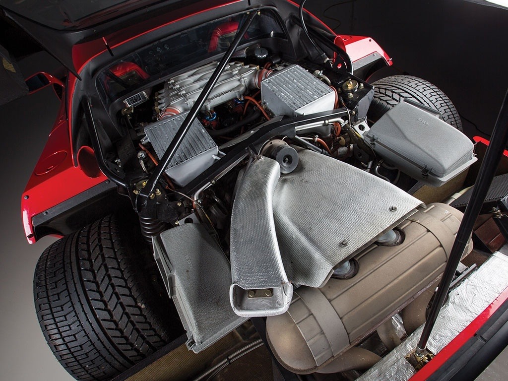 itsbrucemclaren:  —————–     the Ferrari F40  —————–