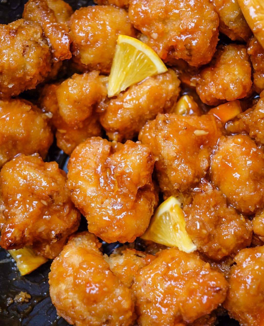 Health Food 24h — Because these glazed orange cauliflower “chicken”...