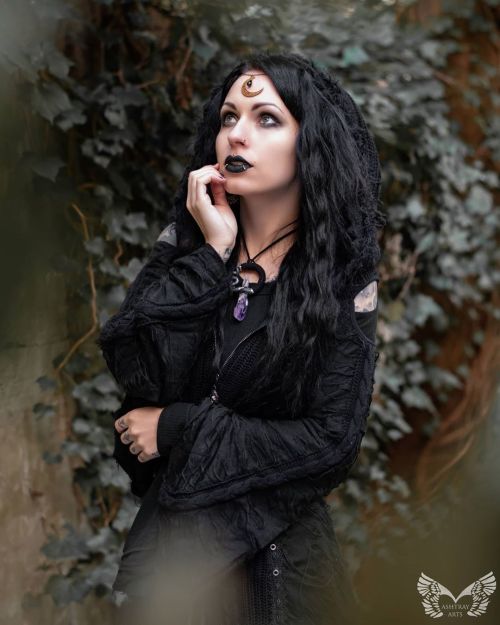 Beautiful @ashtray_arts wearing her Syringa Serpent Necklace from #vespermoth There are finally goin