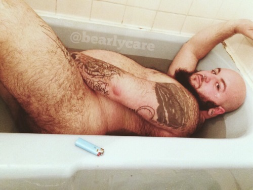 bearlycare:  I used my first lush bath bomb, and sloshed around while puffing on a j. 👑