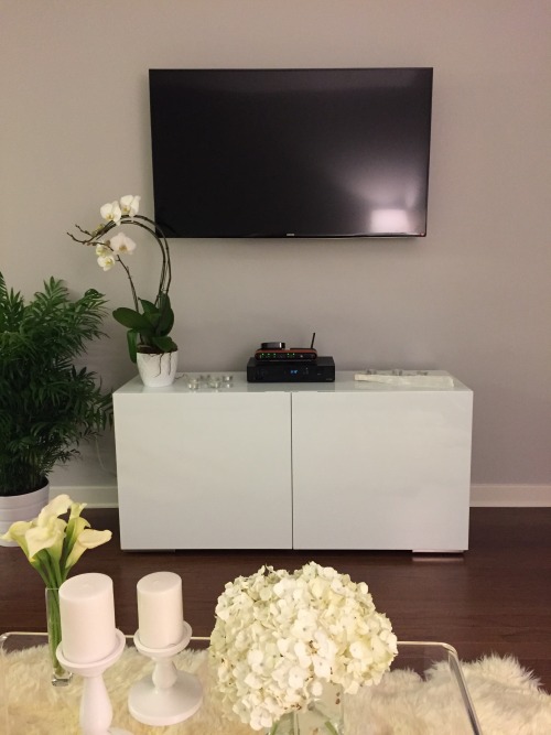 raincitykittyy:  dreamybrowngirl:  exoticsb:  sugargoals:  exoticsb:  Whew finally just about done with the large pieces. I am worn out. Had a guy come over to finish hiding the cables behind the wall for the TVs. I just am missing a few small things