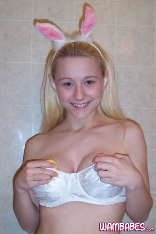 wampicsandgifs:Pattycake as the Easter Bunny porn pictures