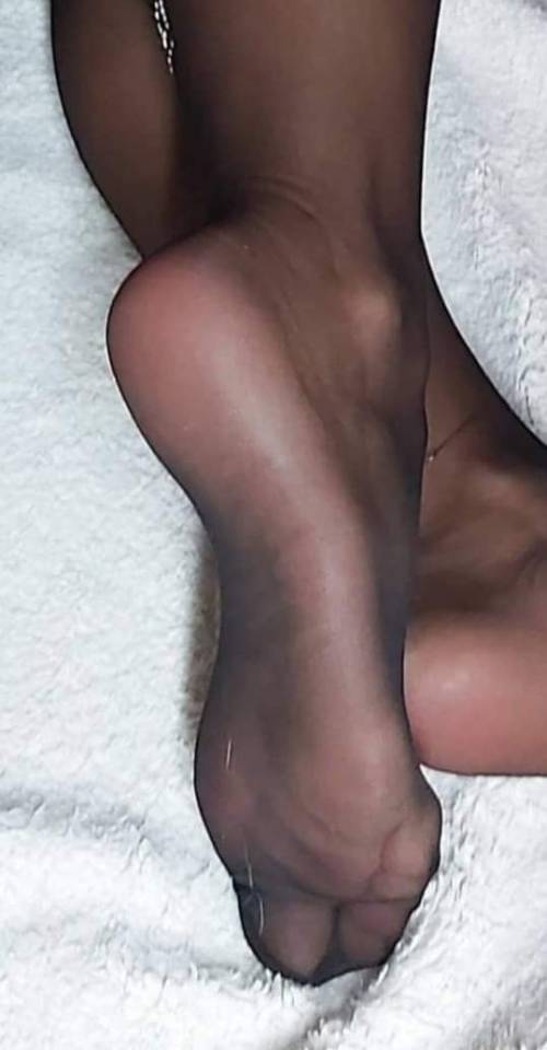 luvnylonfeet2: