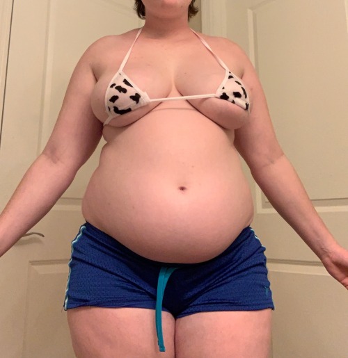 ffabellylover:Bringing back the blue shorts again ;) 
