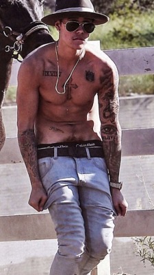dafuck765:  stillcummin4more:  Think I may have already shared this one, but if not… what was wrong with me?!Biebes makes me say, “yes, PLEASE!”jcelebbulges:  Justin’s so hairy omg I love his pubes. Reblog if you do too