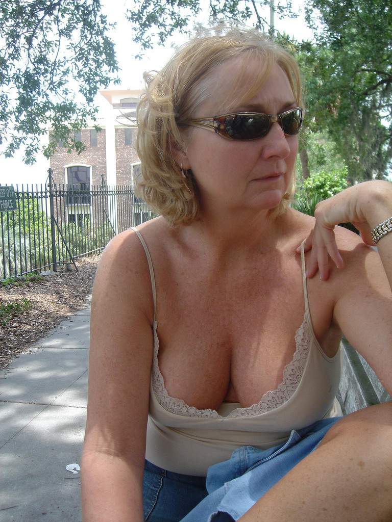 Mature mom cleavage