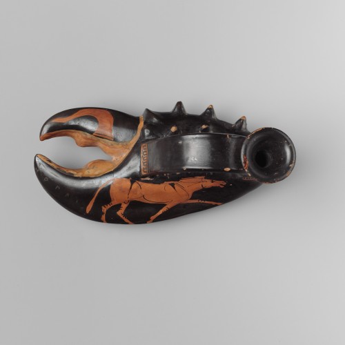 hehasawifeyouknow:A lobster-claw shaped Greek vase. Wonderfully bizarre!ancientpeoples:Terracotta Va