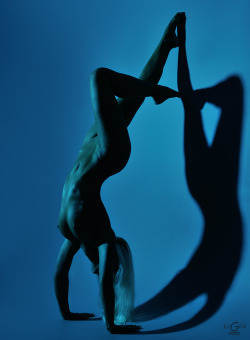 naked-yoga-practice:  coffeenuts:Blue Nude