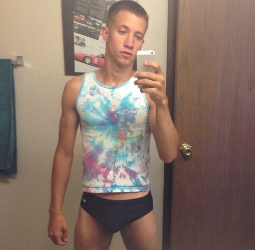 Boys, Wear More Spandex. Please!