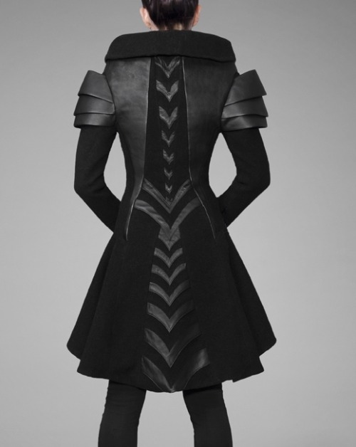 kylo-ren-is-my-space-husband:kylorrhen:askshivanulegacy:declencheurs:Gelareh designs coats