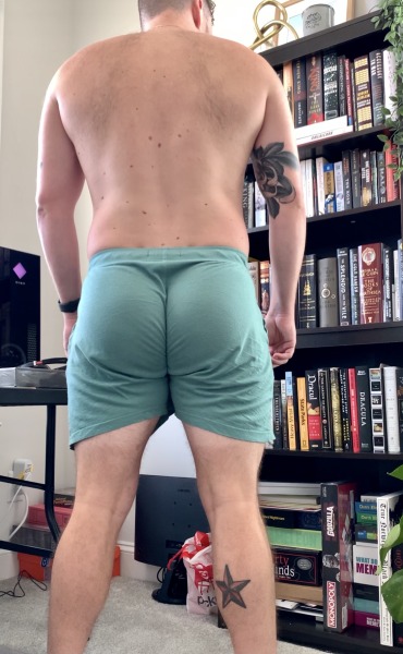 deafxjam:On/off, plus tan lines.