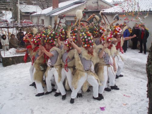 ladymavet:sartorialadventure:Zvončari (“bellmen”) is the characteristic folk custom main