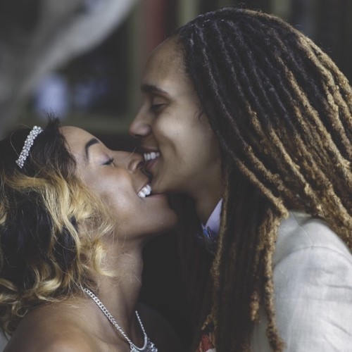 valunplugged:WNBA marriage weekend! Brittney Griner and Glory Johnson, both of the WNBA, were marrie