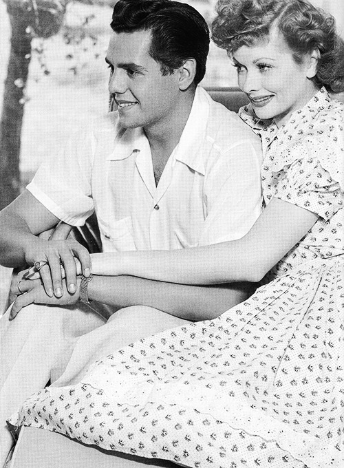 loving-lucy:  Lucille Ball and Desi Arnaz photographed at home, 1941. 