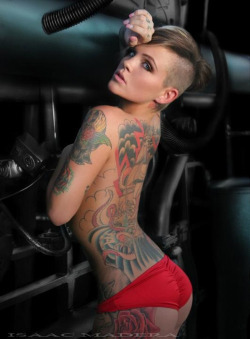 we-require-more-tatooed-girls:  More @ http://we-require-more-tatooed-girls.tumblr.com