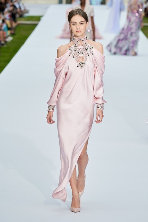 Runway - Fall 2019 Couture - Ralph & Russo____Arthur and Puff are everywhere …Facebook  |  Stamp