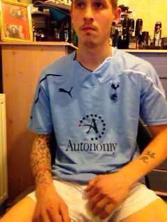 britishguysnaked:  myukladsnaked:  luke is showing his footy team for tomorrows big cup final :P  Hot 