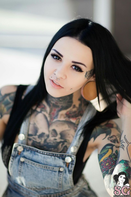 suicidegirlshere:  Annabatman Suicide adult photos