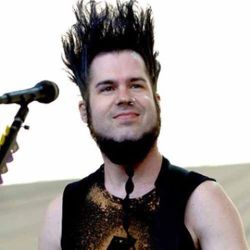 LOL to the dude who was at my restaurant today with this hair and beard. The 90&rsquo;s were rad. 👍🏿 #rip #staticx #90s #goththot