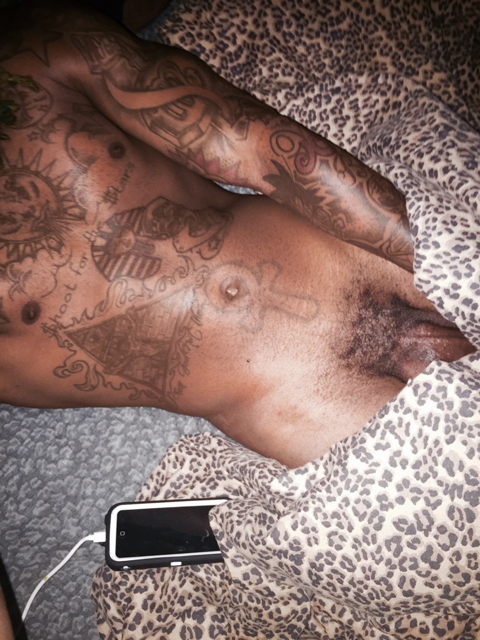 dreadheadtez:  Follow me on Instagram: @dreadheadtez and @tez_ink for all of my artwork