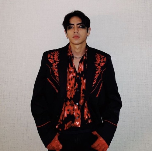 Different Goth Looks For Men