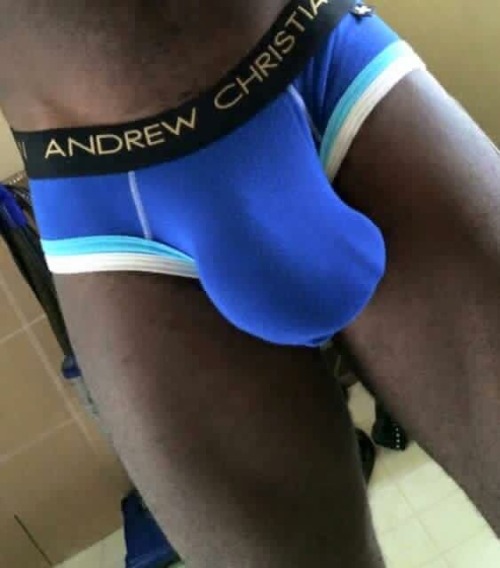 bigdickb8r:  triplexratedme:  Dick so big it’s balled up  Nothing like bulge in some sexy undies!