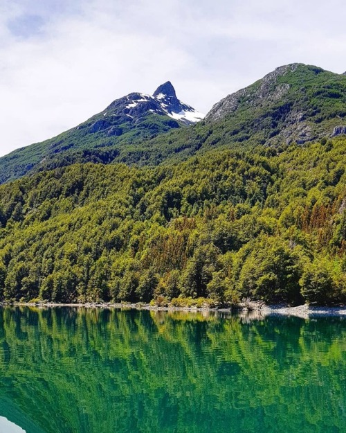 turnnoffyourmind:Lago Espolón, Futaleufú, Los Lagos, Chile.