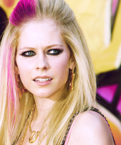 AVRIL LAVIGNE