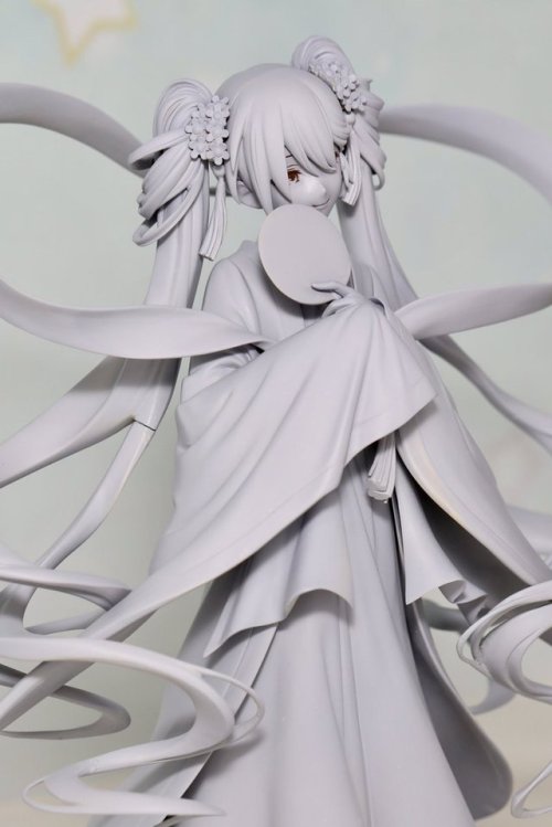 ohnoraptors: WHL4Uブース グッドスマイルカンパニー 1/8スケール 初音ミク 中秋名月Ver. 