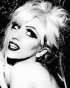 arrtpop:  Lady Gaga Over the Shoulder 