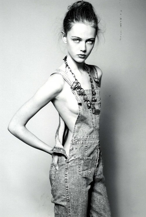 anonbullcock:Baby Frida.