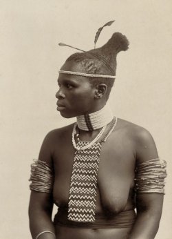 allakinwande:Photographer unknown. Zulu and Swahili women in traditonal costume. Circa 1900. 