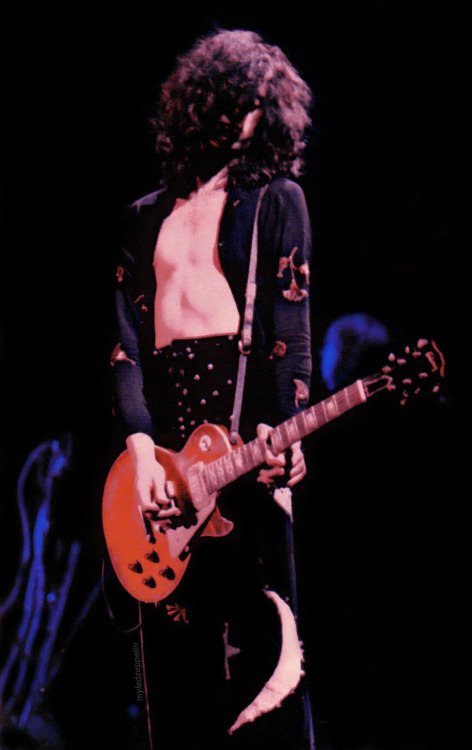 myledzeppelin:Led Zeppelin - Jimmy Page, 1975.