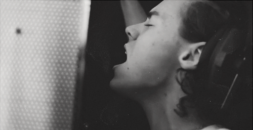 ohstylesno:  Recording the “or are you giving it to someone else?” lyric. 