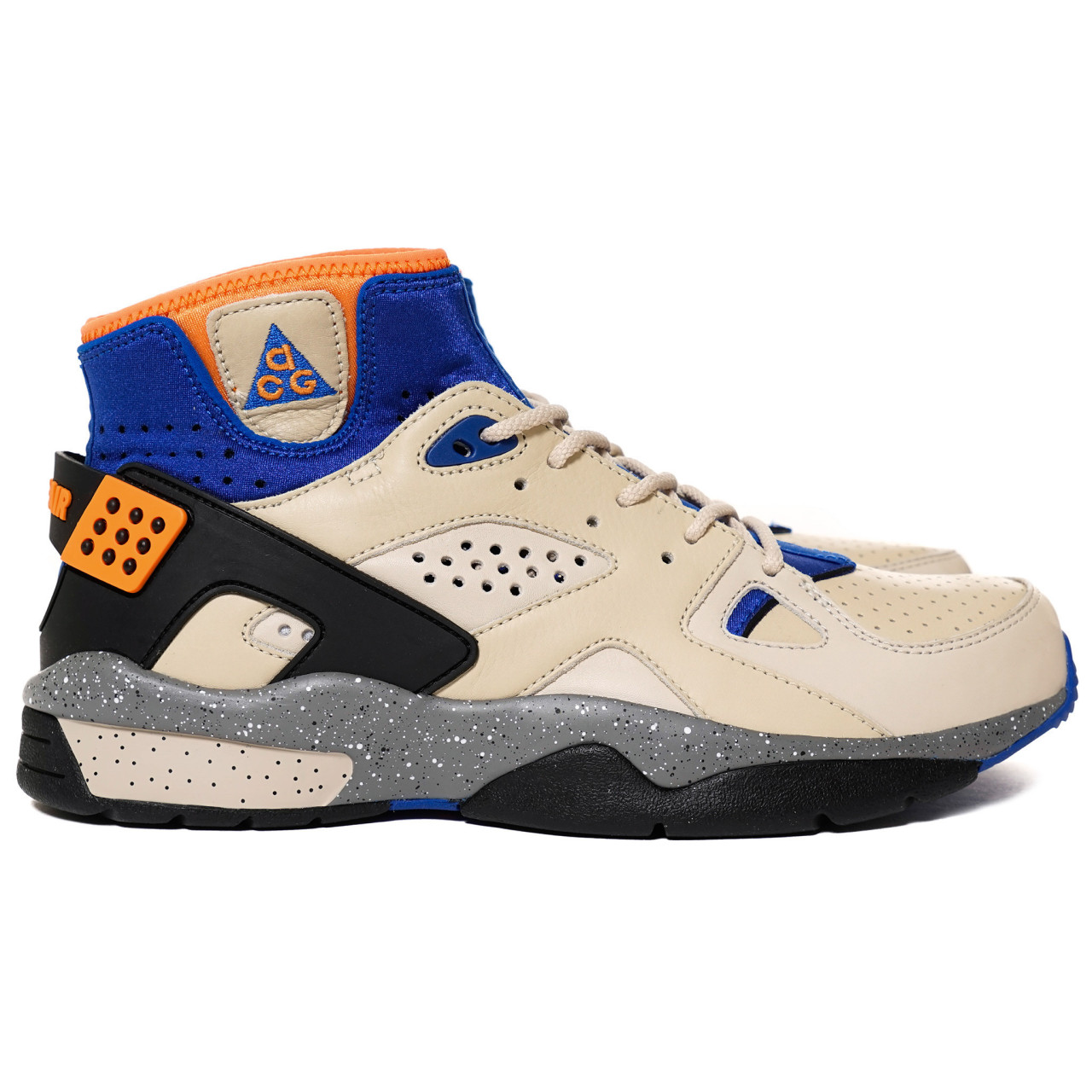 nahhpark:  Nike - Air MoWabb OG Sneaker. 