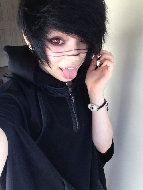 jellyfishcore:  cute vampire boy!!!