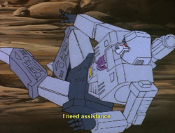 megatronsbutt:   thesassformers:  now that’s just rude  MEGATRON LOOKS LIKE HE’S DOING A SEXY POSE ON THE GROUND THERE AND HE’S TRYING TO SEDUCE STARSCREAM BUT STARSCREAM AIN’T HAVING NONE OF YOUR SHIT TONIGHT MEGATRON 