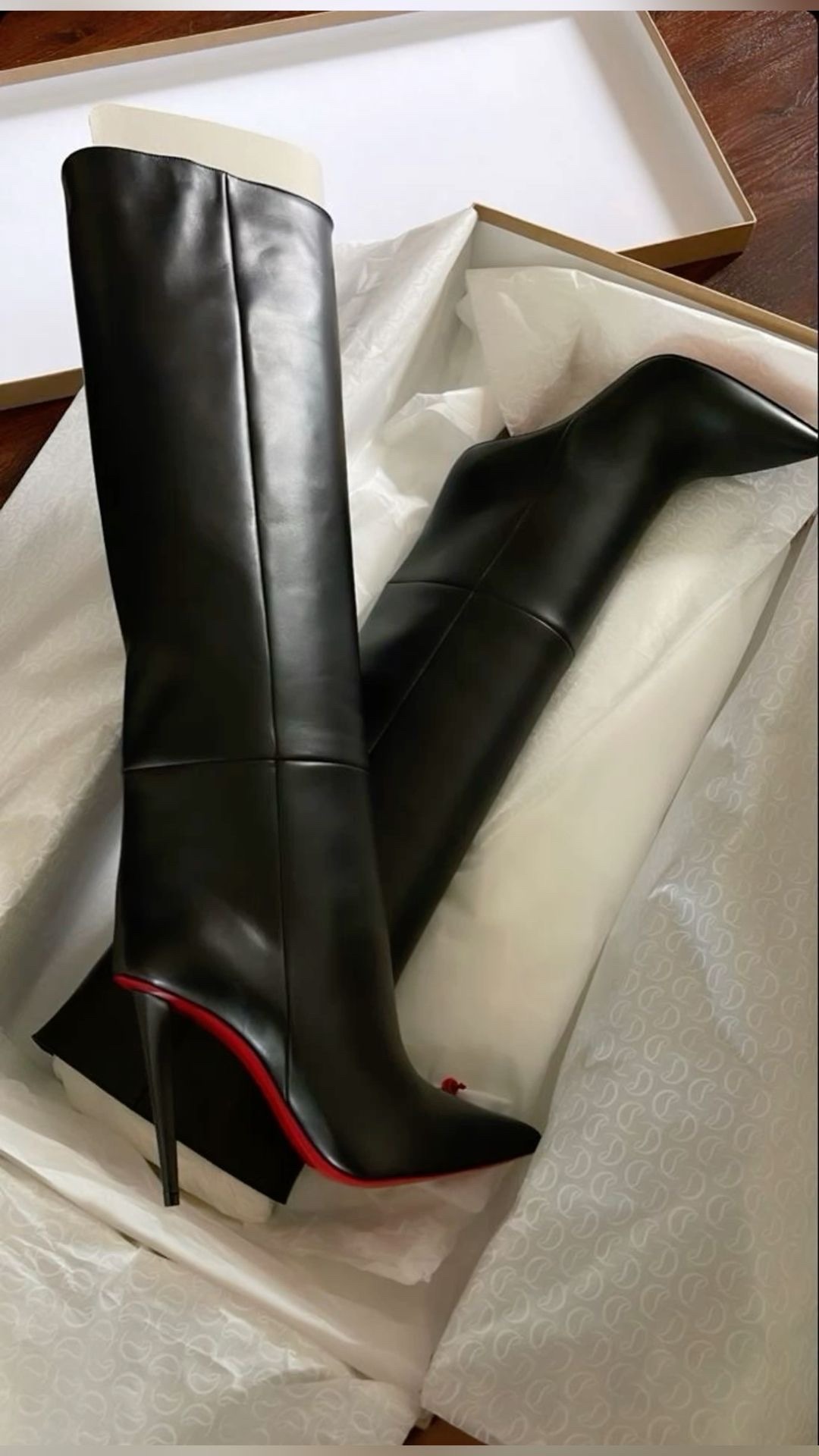 Red bottoms tumblr deals