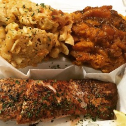 yungkxge:  afro-arts:  Haverford Grill &amp; Soul  IG: haverfordgrillsoul  Philadelphia, PA  CLICK HERE for more black owned businesses!  This food is the bees knees the kitties titties literally all I come home for