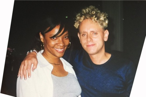 Martin Gore with a fan, Washington, DC, USA (11/11/1998) Tonya:  April 1999 saw @depechemode then hu