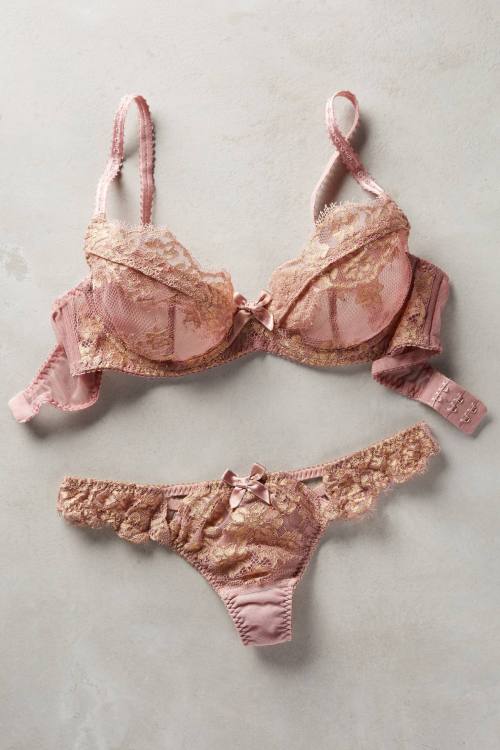 for-the-love-of-lingerie:L’Agent